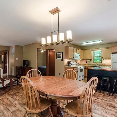 Secluded Oasis W Hot Tub, Screened-In Porch, Wifi! Berkeley Springs Esterno foto