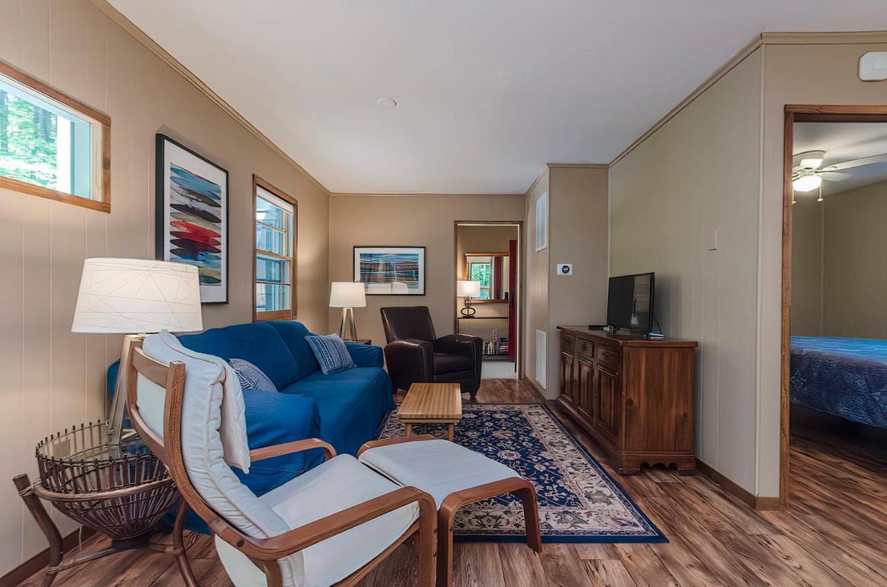 Secluded Oasis W Hot Tub, Screened-In Porch, Wifi! Berkeley Springs Esterno foto